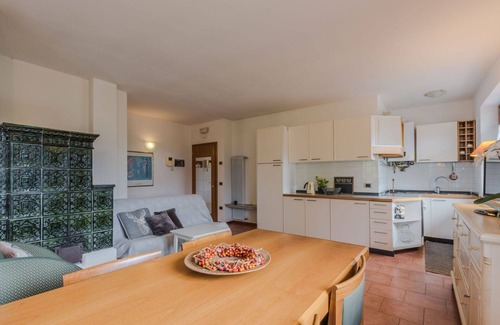 Ranzo Apartment | Lovely apartment for 4 guests with WIFI, TV, terrace, pets allowed and parking