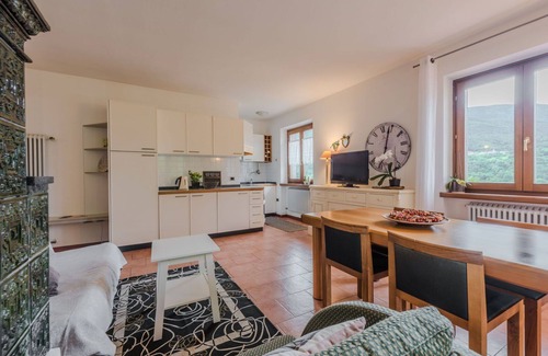 Ranzo Apartment | Lovely apartment for 4 guests with WIFI, TV, terrace, pets allowed and parking