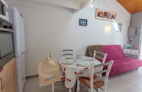 La Palmyre Apartment | Lovely apartment for 4 people with WIFI, TV, terrace and pets allowed
