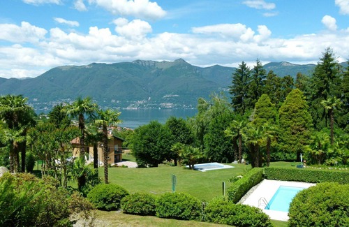 Germignaga Apartment | Lovely apartment for 2 people with WIFI, pool, TV, terrace and pets allowed