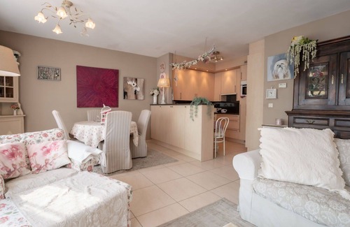 Wenduine Apartment | Lovely apartment for 2 guests with WIFI, TV, terrace and pets allowed