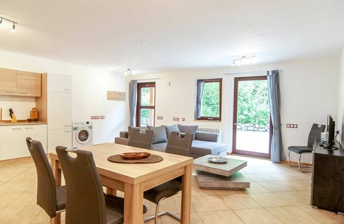 Trarbach Apartment | Lovely apartment for 4 guests with WIFI, hot tub, TV, patio, pets allowed and parking