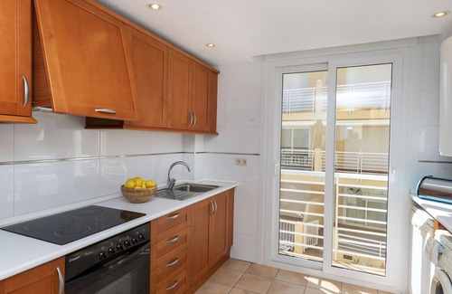 Vinaros Apartment | Lovely apartment for 4 people with pool, WIFI, TV and terrace