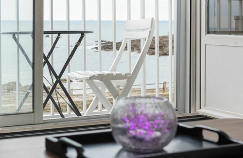 Morbihan Apartment | Lovely apartment for 4 guests with WIFI, TV, balcony and pets allowed