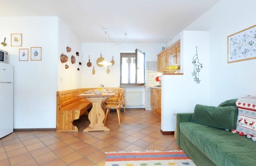 Penia Apartment | Lovely apartment for 4 guests with TV and balcony