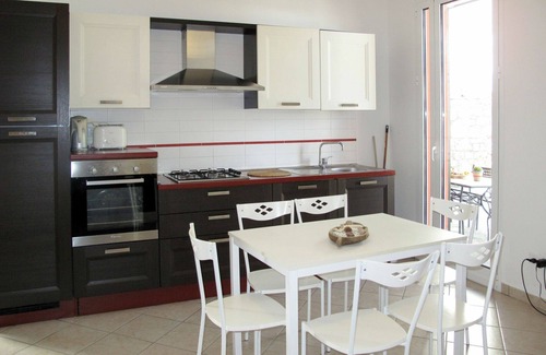 Poggi Apartment | Lovely apartment for 5 people with WIFI, TV, terrace and parking