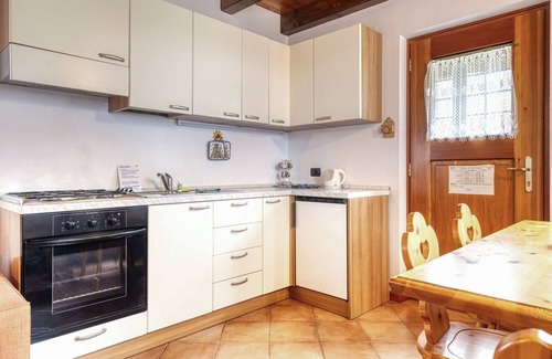 Macugnaga Apartment | Lovely apartment for 5 people with TV, balcony, pets allowed and panoramic view