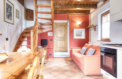 Macugnaga Apartment | Lovely apartment for 5 people with TV, balcony, pets allowed and panoramic view