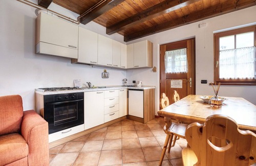 Macugnaga Apartment | Lovely apartment for 5 people with TV, balcony, pets allowed and panoramic view