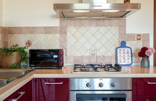 Schifoni Apartment | Lovely apartment for 6 guests with WIFI, A/C, TV, patio and pets allowed