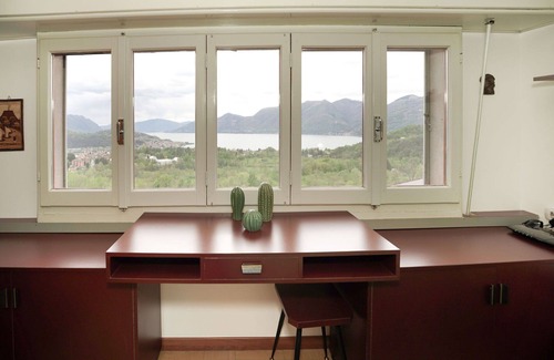 Luino Apartment | Lovely apartment for 6 people with WIFI, TV and terrace