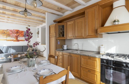 Erli Apartment | Lovely apartment for 6 people with WIFI, TV, terrace and pets allowed
