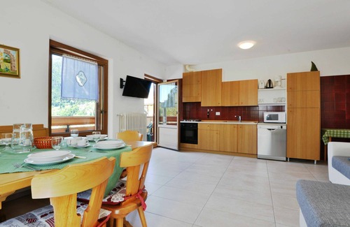Moena Apartment | Lovely apartment for 7 people with WIFI, TV, patio and pets allowed