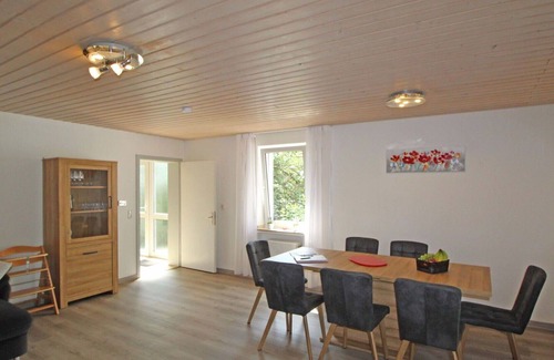 Immerath Apartment | Lovely apartment for 7 people with WIFI, TV, terrace, pets allowed and parking