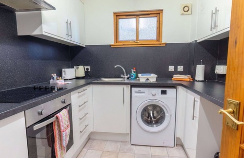Balloch Apartment | Lovely apartment for 4 guests with WIFI, TV and patio