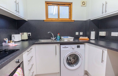 Balloch Apartment | Lovely apartment for 4 guests with WIFI, TV and patio