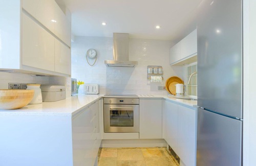 Trebarwith Apartment | Lovely apartment for 4 guests with WIFI, TV, patio and pets allowed
