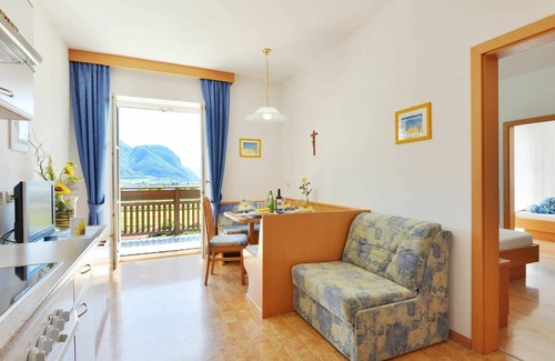 Andriano Apartment | Lovely apartment for 4 people with pool, WIFI, TV and patio