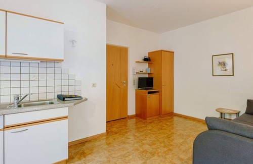 Andriano Apartment | Lovely apartment for 4 guests with WIFI, pool, TV and patio