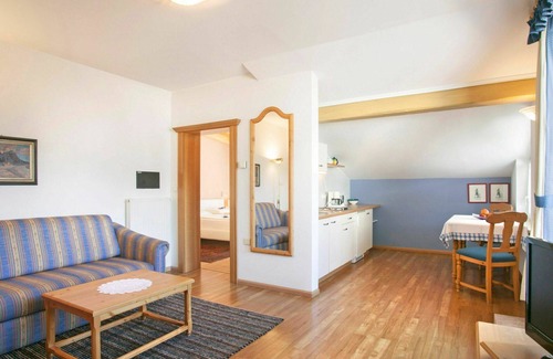 Postal Apartment | Lovely apartment for 3 people with A/C, hot tub, WIFI, pool, TV, balcony and pets allowed