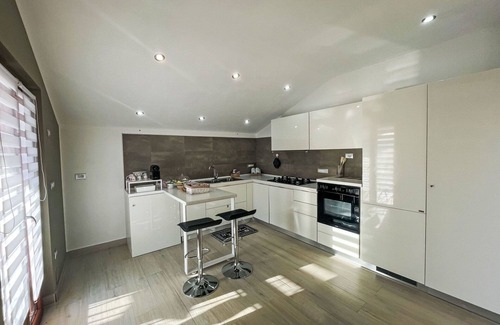 Paglieta Apartment | Lovely apartment for 6 people with WIFI, A/C, TV, terrace, pets allowed and panoramic view