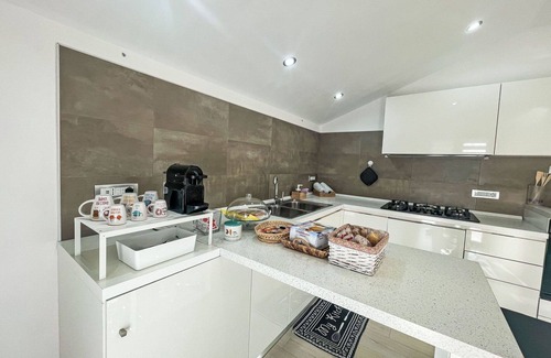 Paglieta Apartment | Lovely apartment for 6 people with WIFI, A/C, TV, terrace, pets allowed and panoramic view