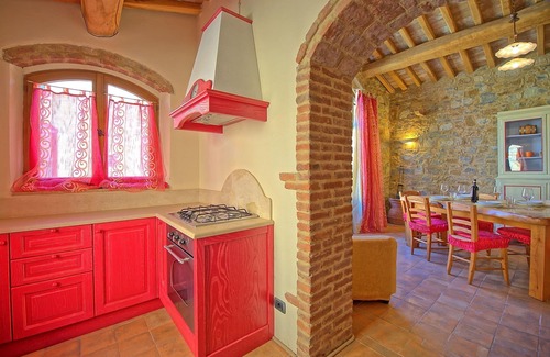Poggibonsi Apartment | Lovely apartment for 4 people with A/C, pool, WIFI and TV, close to San Gimignano