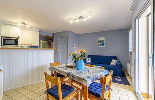 Locmariaquer Apartment | Lovely apartment for 4 people with TV and balcony