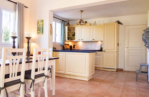 Nans-les-Pins Apartment | Lovely apartment for 8 guests with private pool, WIFI, TV, terrace and pets allowed