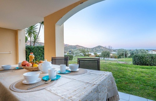 Agay Apartment | Lovely apartment for 4 guests with pool, WIFI, TV and patio
