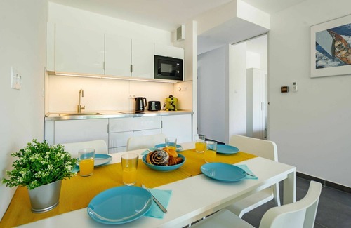 Balatonszemes Apartment | Lovely apartment for 6 guests with WIFI, A/C, pool, TV, terrace and pets allowed