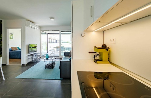 Balatonszemes Apartment | Lovely apartment for 6 guests with WIFI, pool, A/C, TV, terrace and pets allowed