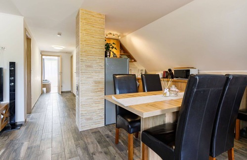 Balatonszemes Apartment | Lovely apartment for 6 guests with A/C, WIFI, TV and balcony