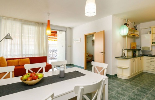 Balatonoszod Apartment | Lovely apartment for 9 guests with WIFI, A/C, TV and balcony