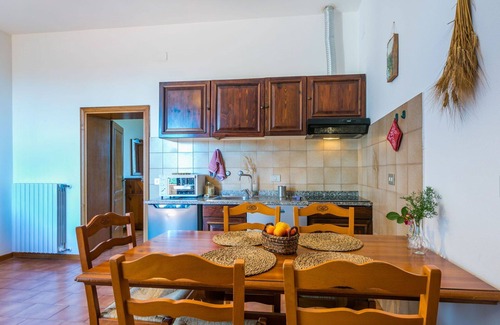 San Vivaldo Villa | Lovely apartment in villa for 4 guests with pool, WIFI, TV, terrace and pets allowed