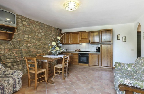 Terricciola House | Lovely apartment in villa for 4 people with WIFI, pool, terrace and pets allowed