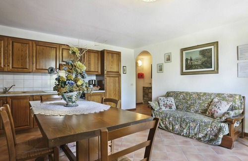 Terricciola House | Lovely apartment in villa for 4 people with WIFI, pool, terrace and pets allowed