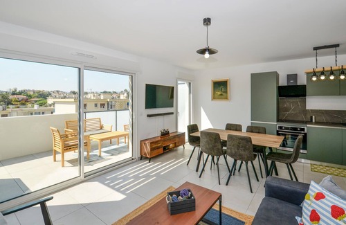 Riou - Petit Juas - Av de Grasse Apartment | Lovely apartment in Cannes with WiFi