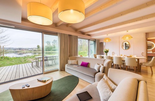 Bailly-Romainvilliers House | Lovely apartment in villa for 8 people with hot tub, WIFI, pool, TV, terrace and parking