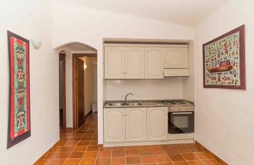 Sant'Elmo House | Lovely apartment in villa for 10 people with A/C, TV, terrace and pets allowed