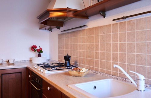 Bellano House | Lovely apartment in villa for 6 guests with WIFI, TV, patio and pets allowed