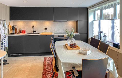 Sandoy Apartment | Lovely Apartment In Myklebost With Wifi