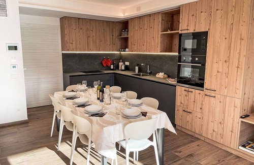 Bianzone House | Lovely apartment in villa for 8 people with WIFI, A/C, TV, terrace and pets allowed