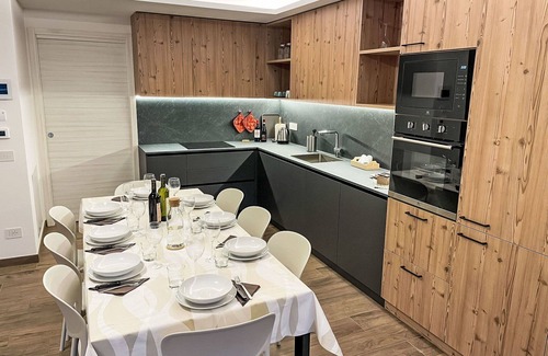 Bianzone House | Lovely apartment in villa for 8 people with WIFI, A/C, TV, terrace and pets allowed