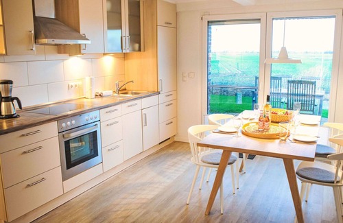 Dagebuell House | Lovely apartment in villa for 4 guests with WIFI, TV, pets allowed, panoramic view and parking