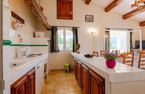 Bauduen Villa | Lovely apartment in villa for 6 guests with WIFI, TV, balcony, pets allowed and panoramic view