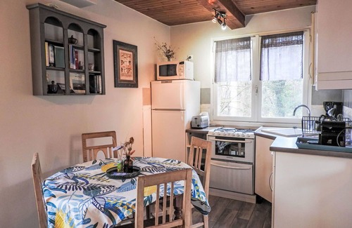Sigonce Villa | Lovely apartment in villa for 4 people with WIFI, pool, patio and pets allowed