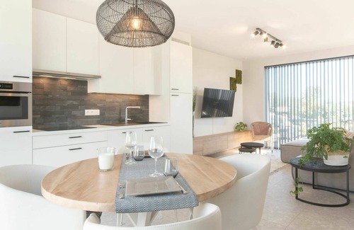 Belgian Coast House | Lovely apartment in villa for 4 people with WIFI, A/C, TV and balcony