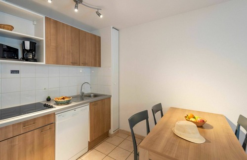 Saumur House | Lovely apartment in villa for 4 guests with pool, internet, TV, terrace and pets allowed