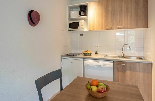 Saumur House | Lovely apartment in villa for 3 people with internet, pool, TV, terrace and pets allowed